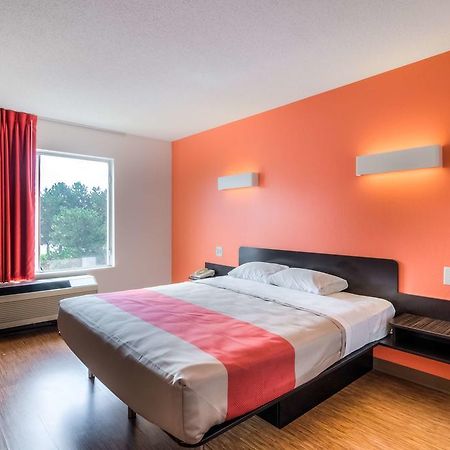 Motel 6 Нормъл Екстериор снимка