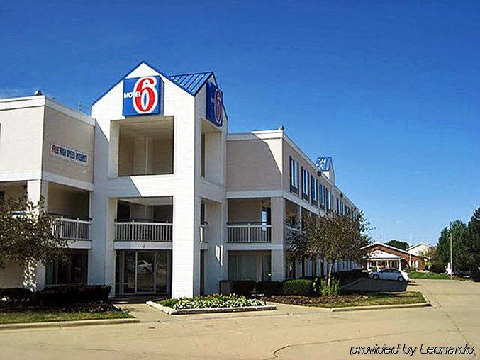 Motel 6 Нормъл Екстериор снимка