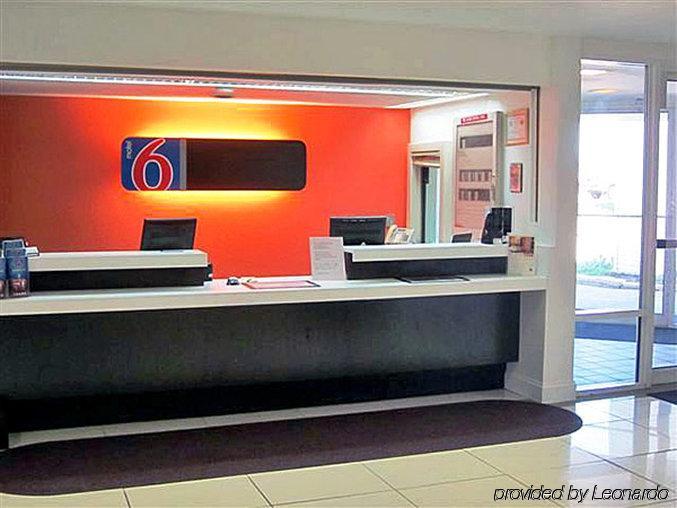 Motel 6 Нормъл Екстериор снимка