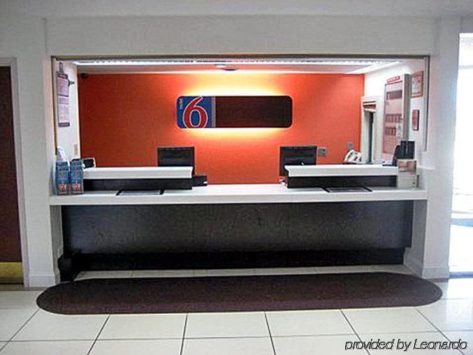 Motel 6 Нормъл Екстериор снимка