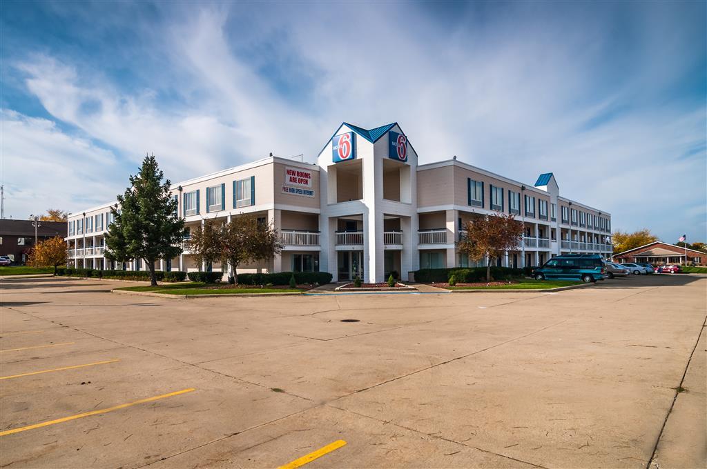 Motel 6 Нормъл Екстериор снимка