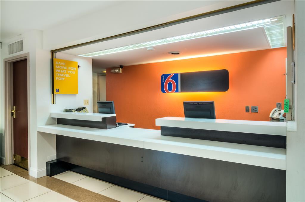 Motel 6 Нормъл Интериор снимка